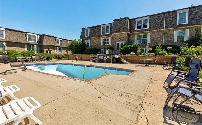 1120 E 6th St, Unit 8 in Des Moines, IA - Building Photo - Building Photo