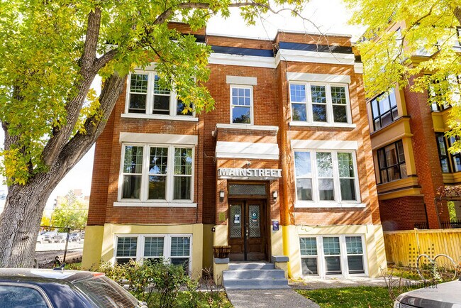 Royal Mission Apartments in Calgary, AB - Building Photo - Building Photo