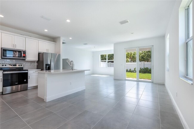 542 Parsons Wy in Deerfield Beach, FL - Foto de edificio - Building Photo