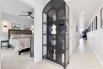 6000 Collins Ave in Miami Beach, FL - Building Photo - Building Photo