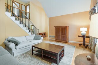 66 Mulberry St in Rhinebeck, NY - Building Photo - Building Photo