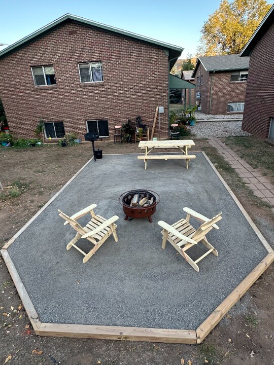 926 James Ct in Fort Collins, CO - Foto de edificio