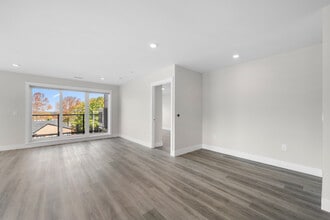 29 Heckman Ave in Bridgewater, NS - Building Photo - Building Photo