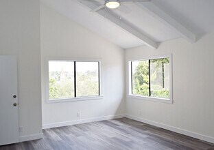 8821 Via Andar in San Diego, CA - Building Photo - Building Photo