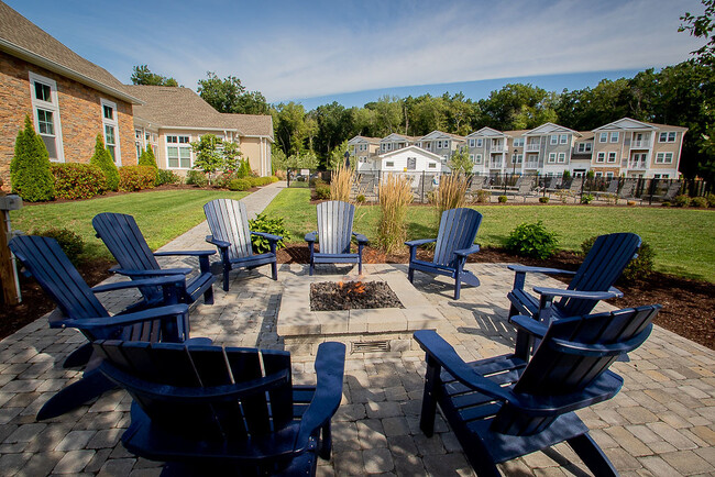 The Arbors at Brighton Park in Bloomfield, CT - Building Photo - Building Photo