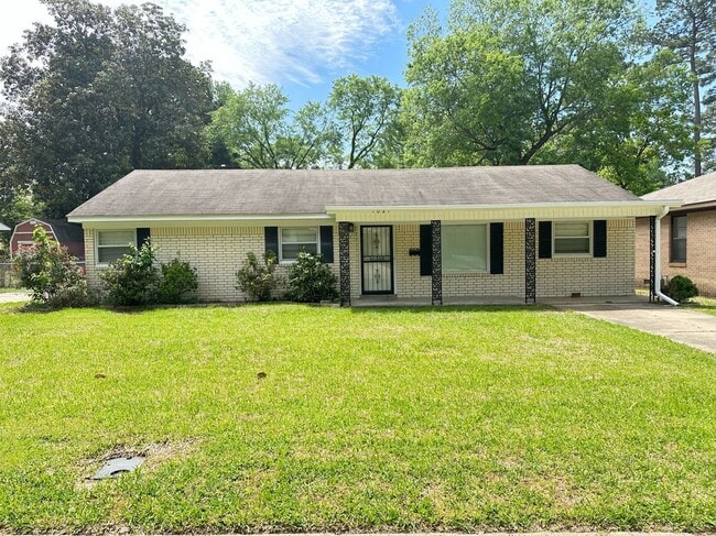 property at 1021 Magnolia Dr