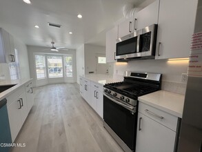 4934 Enfield Ave in Los Angeles, CA - Building Photo - Building Photo