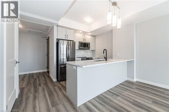 108 Garment St in Kitchener, ON - Building Photo - Building Photo