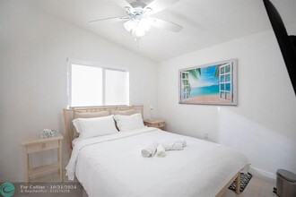 1162 Hayes St in Hollywood, FL - Foto de edificio - Building Photo