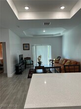 405 W 12th St in Lehigh Acres, FL - Foto de edificio - Building Photo