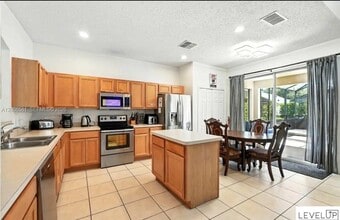 8520 Sunrise Key Dr in Kissimmee, FL - Building Photo - Building Photo