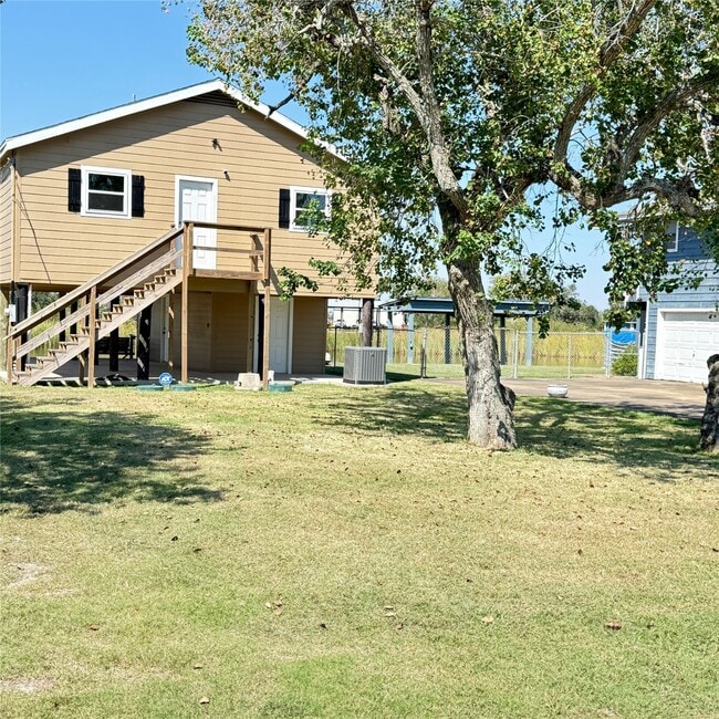 property at 143 Bastrop Bayou Dr