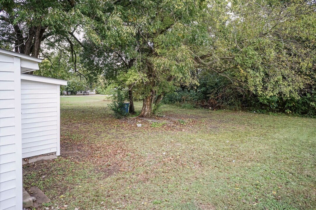 1007 E Edgerton St in Dunn, NC - Building Photo