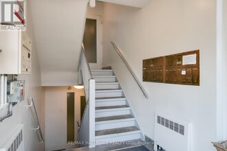 18-18 Kenrae Rd in Toronto, ON - Building Photo - Building Photo