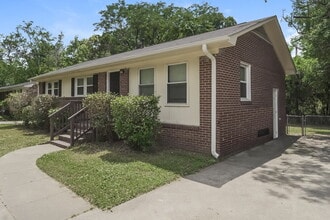 4700 Hidden Valley Rd in Charlotte, NC - Building Photo - Building Photo