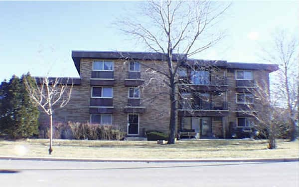 1280 Blackburn St in Gurnee, IL - Building Photo