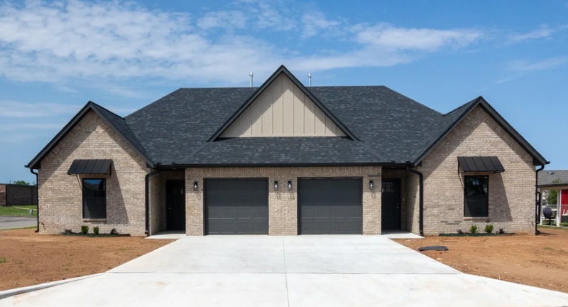 2-4 Emerald Ct in Shawnee, OK - Building Photo