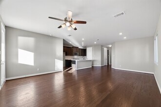 2131 Islawild Wy in La Marque, TX - Building Photo - Building Photo