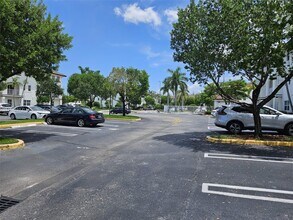 8800 NW 97th Ave in Doral, FL - Building Photo - Building Photo