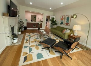 40 SW 30th Rd in Miami, FL - Building Photo - Building Photo