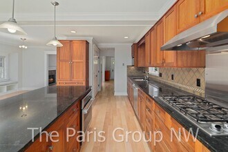115 NE 51st St in Seattle, WA - Building Photo - Building Photo