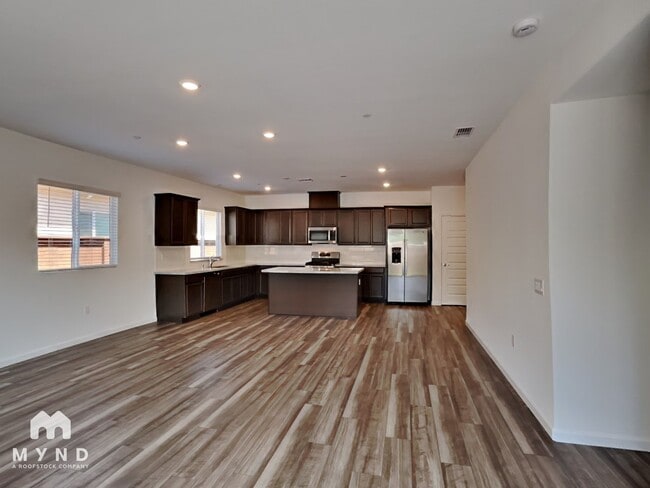 1688 Bullock Dr in Woodland, CA - Building Photo - Building Photo