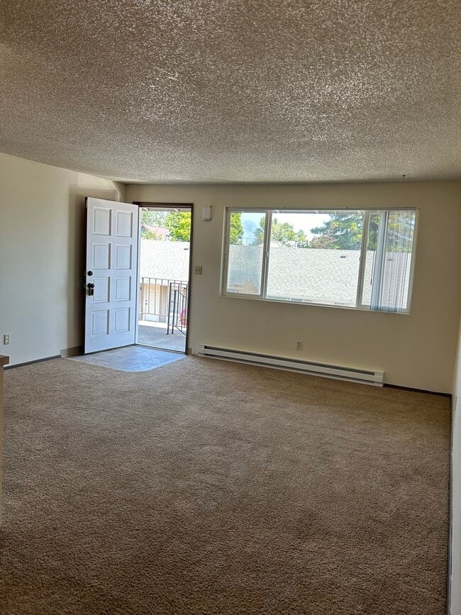 1215 Pioneer St in Philomath, OR - Building Photo - Building Photo