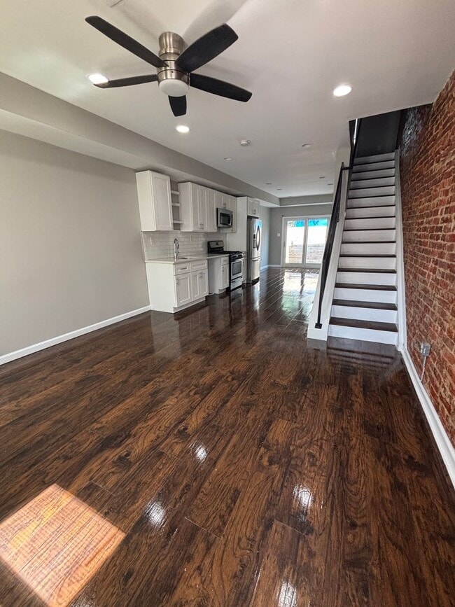 2113 E Cambria St in Philadelphia, PA - Building Photo - Building Photo