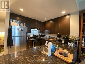 396 Plains Rd E in Burlington, ON - Building Photo - Building Photo