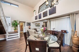 11339 SW 132nd Pl in Miami, FL - Foto de edificio - Building Photo