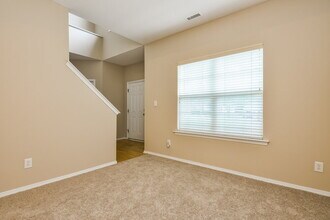 5609 Enoree Ln in Raleigh, NC - Building Photo - Building Photo
