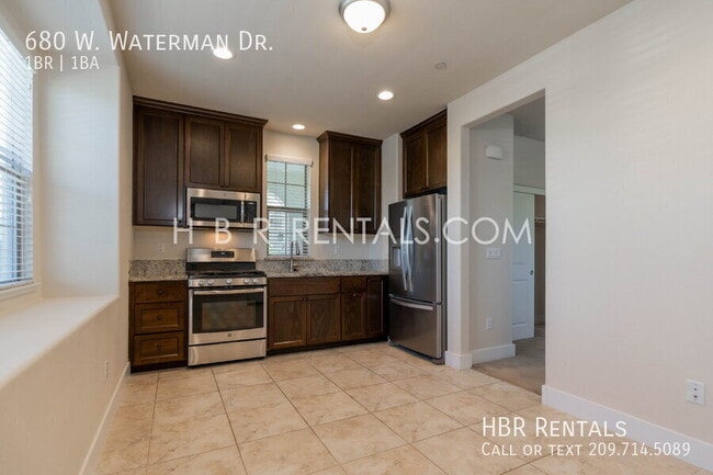 property at 680 W Waterman Dr