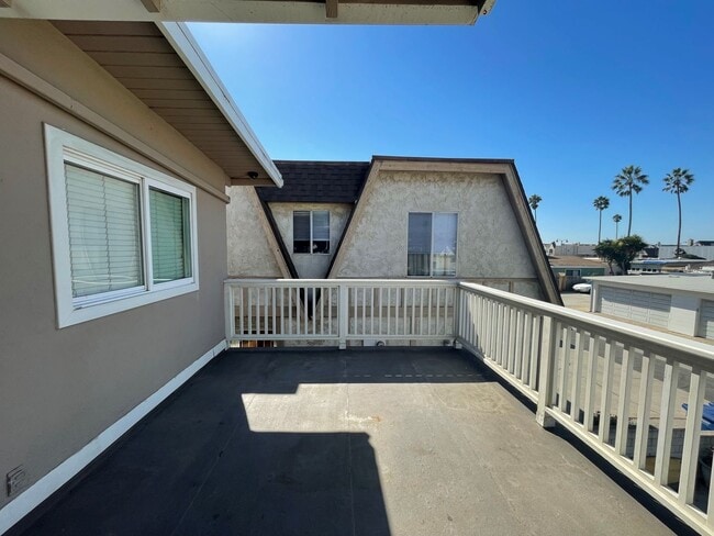 1066 Hingham Ln in Ventura, CA - Building Photo - Building Photo