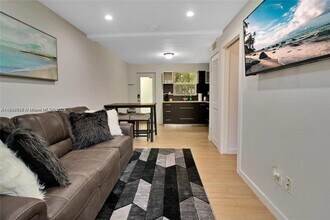 833 W 39th St in Miami Beach, FL - Building Photo - Building Photo