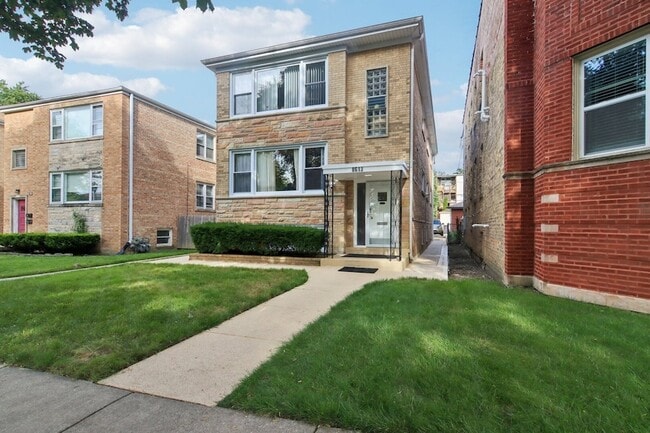 property at 8613 Trumbull Ave