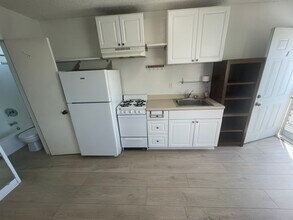 1431 16th St, Unit A in Santa Monica, CA - Building Photo - Building Photo