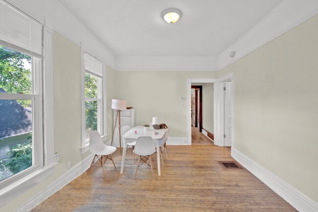 2142 Maple Ave in Evanston, IL - Building Photo - Building Photo