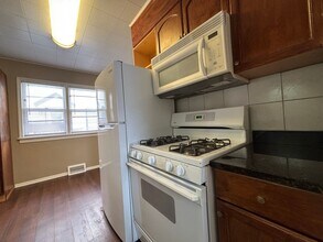 1467 Hazel St N in St. Paul, MN - Building Photo - Building Photo