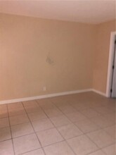 3200 NE 13th Ave in Oakland Park, FL - Building Photo - Building Photo