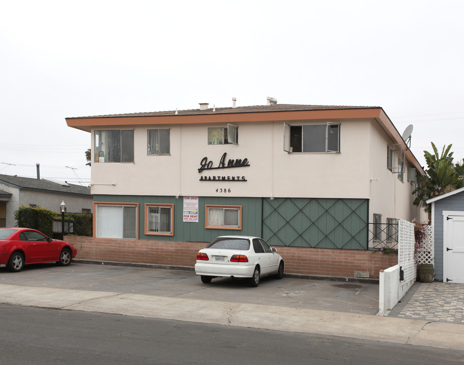 Jo Anne Apartments in San Diego, CA - Foto de edificio