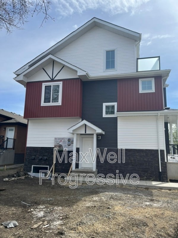 property at 10821-10112 112 St NW