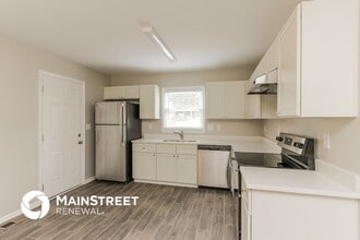 500 Fallingswood Ct in Charlotte, NC - Foto de edificio - Building Photo