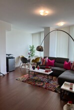 340 W Flagler St in Miami, FL - Building Photo - Building Photo