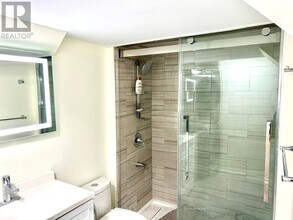 24 Yardmaster Dr in Brampton, ON - Building Photo - Building Photo