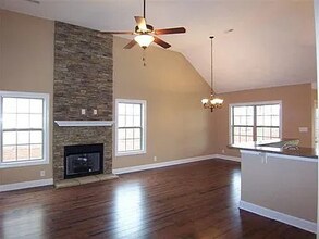 1393 Judge Tyler Dr in Clarksville, TN - Building Photo - Building Photo