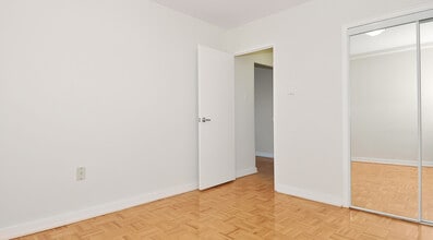 411 Eglinton Ave E in Toronto, ON - Building Photo - Building Photo