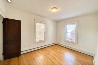 193 Fuller St, Unit 2 in Brookline, MA - Building Photo - Building Photo