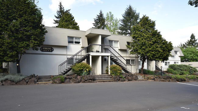 Dundee Apartments in Milwaukie, OR - Foto de edificio - Building Photo