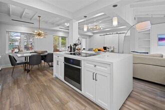 90 NE 106th St in Miami Shores, FL - Building Photo - Building Photo