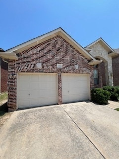 property at 2032 Stonecourt Dr